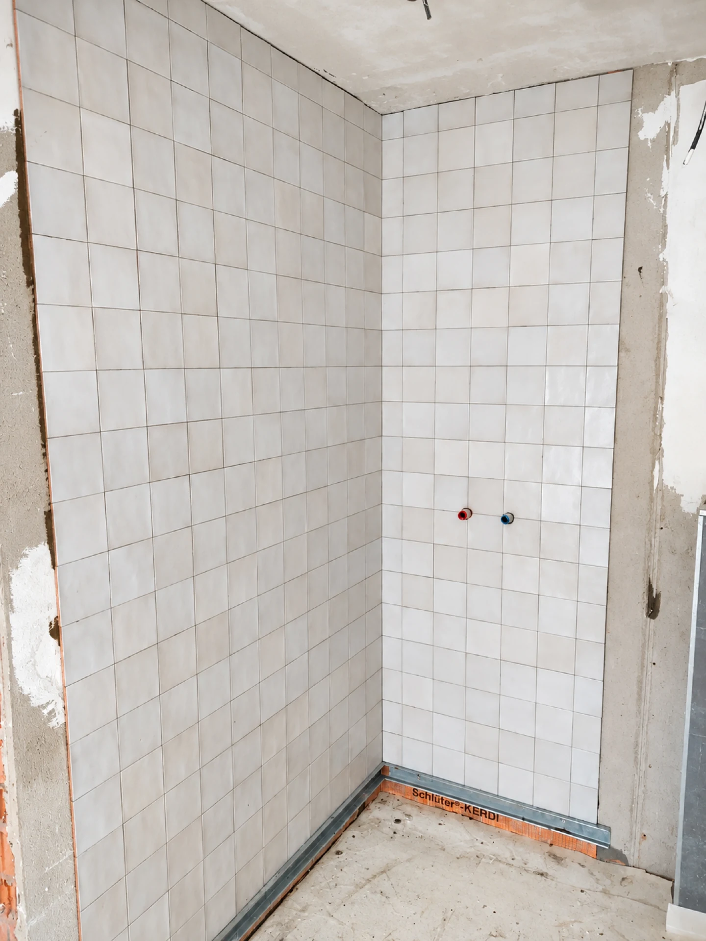 Faïence murale posée dans une douche